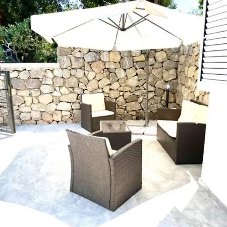 Ischia Forio Casa Villa, La Grille Du Coq 1 Il Prezzo Della E Riferito All'intero Con Il Limite Delle Persone Previste N 4 * Lacco Ameno (Isola d'Ischia)