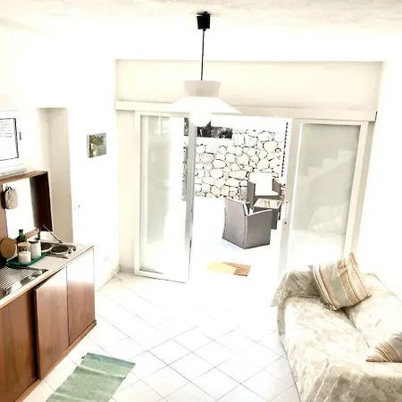 Ischia-forio-punta Caruso-la Grille Du Coq-villa 1 Il Prezzo Della E Riferito All'intero Con Il Limite Delle Persone Previste N 4 Nyaraló