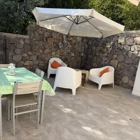 Nyaraló Ischia-forio-punta Caruso-la Grille Du Coq-villa 1 Il Prezzo Della E Riferito All'intero Con Il Limite Delle Persone Previste N 4