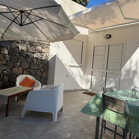 Nyaraló Ischia-forio-punta Caruso-la Grille Du Coq-villa 1 Il Prezzo Della E Riferito All'intero Con Il Limite Delle Persone Previste N 4 *