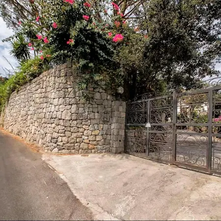 Nyaraló Ischia-forio-punta Caruso-la Grille Du Coq-villa 1 Il Prezzo Della E Riferito All'intero Con Il Limite Delle Persone Previste N 4 *